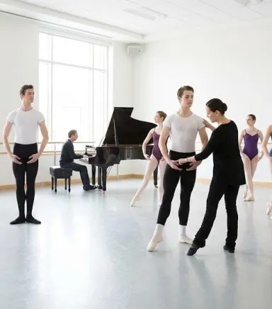 Bale Pozisyonları: 1. Pozisyon’dan 5. Pozisyon’a Adım Adım